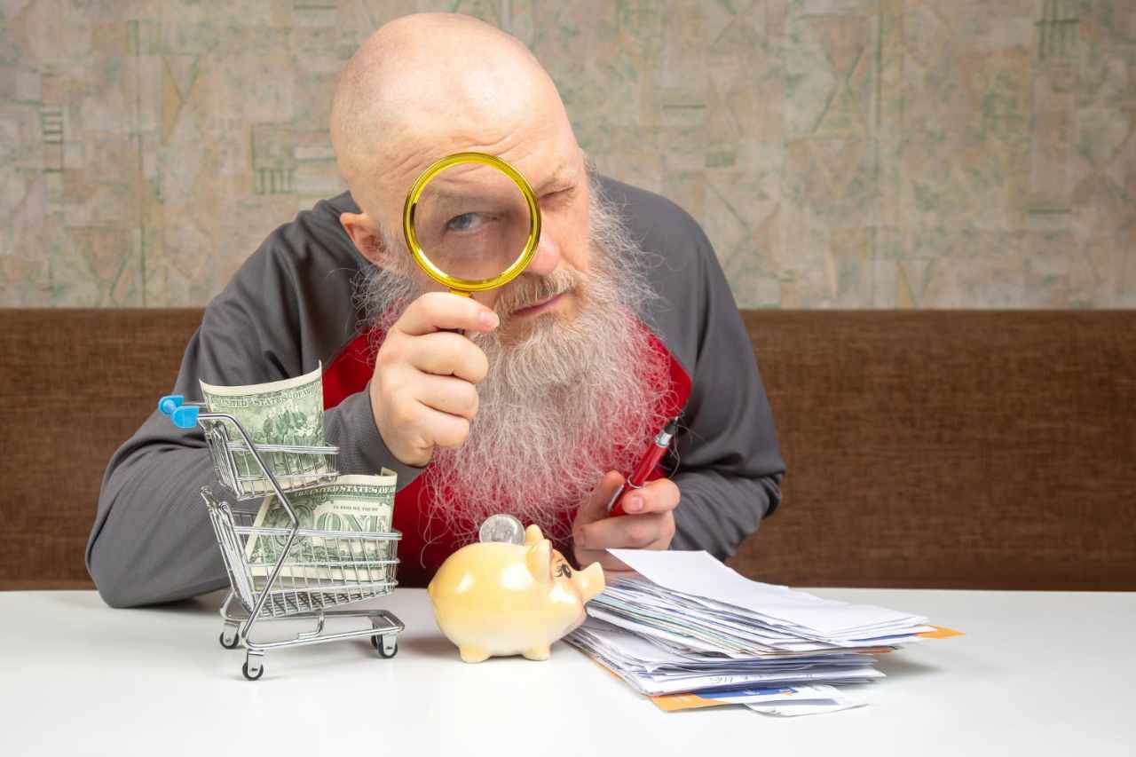 Paghi senza accorgertene: spese invisibili che svuotano il conto