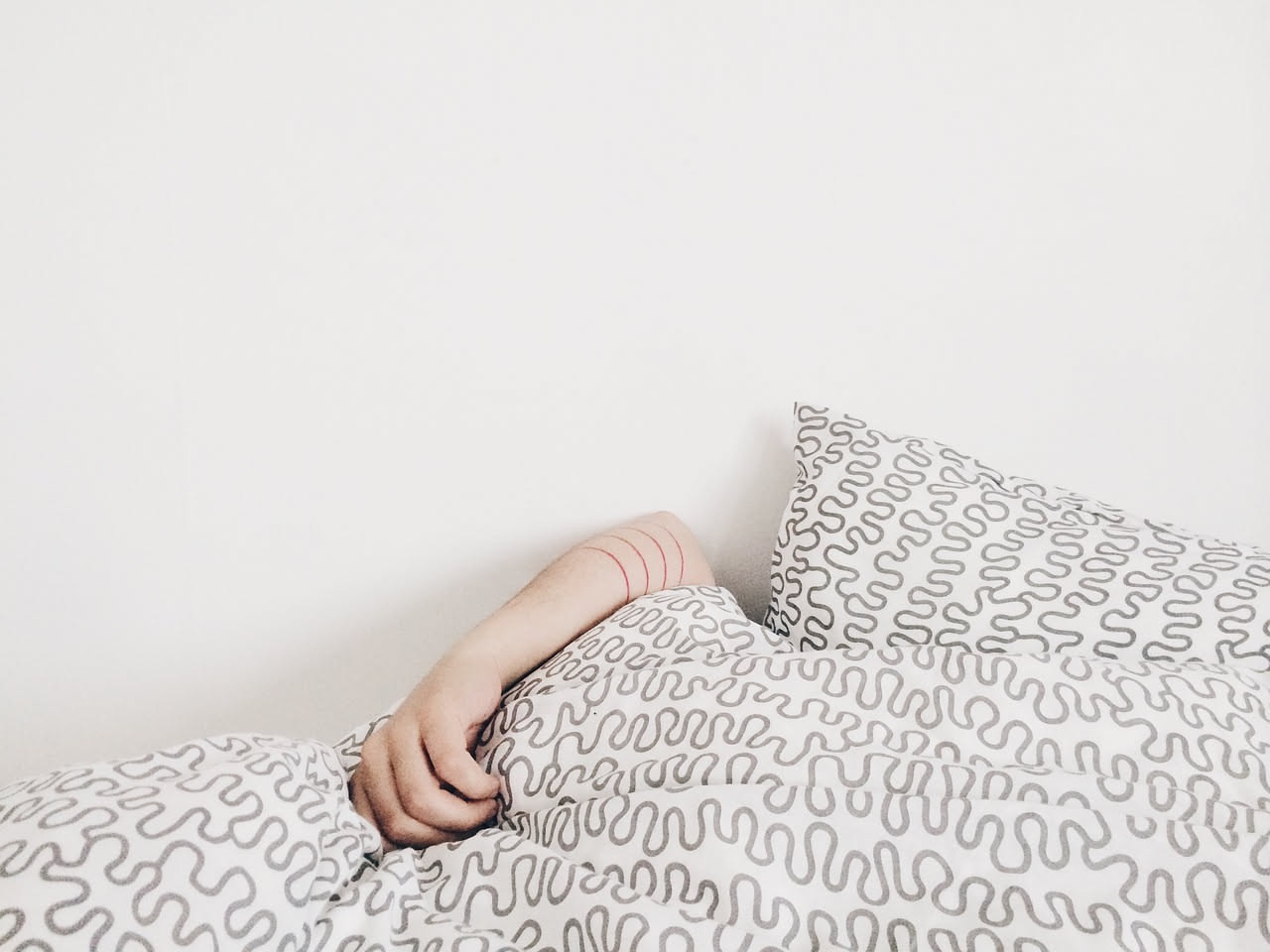Perché ti svegli stanco anche dopo 8 ore di sonno?