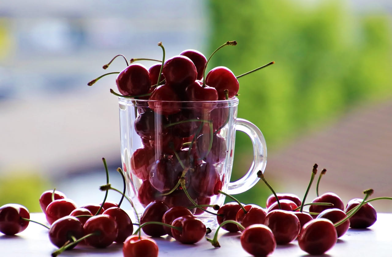 Ciliegie: 40 al giorno per antiossidanti documentati e 48–80 kcal/100 g